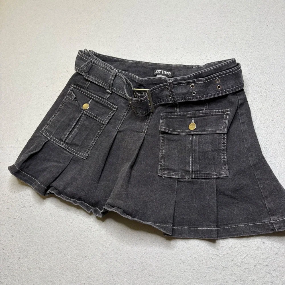 Hot Topic Mini Skirt Womens LG Black Denim Belted Pleated Y2K Contrast Stitch
